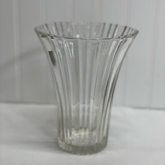Vintage Vase Robbed Glass decor accent piece - Picture 8 of 8